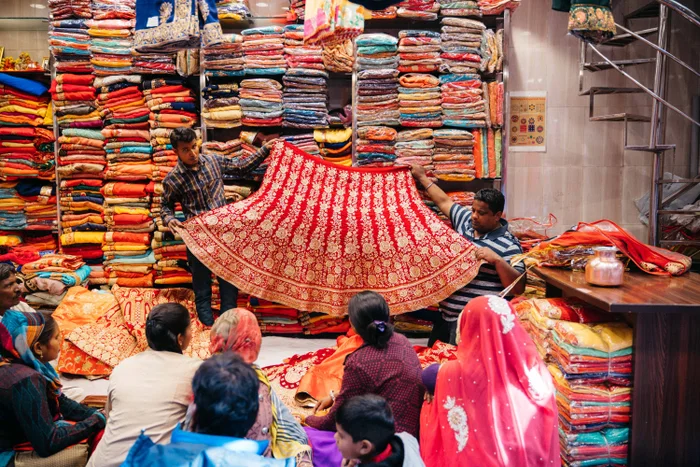 Johari Bazaar Jaipur - A Shopping Market in Jaipur