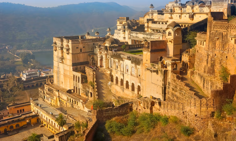 Visit the Taragarh Fort in Bundi