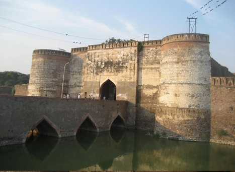 Explore the Lohagarh Fort | Bharatpur - What to Expect